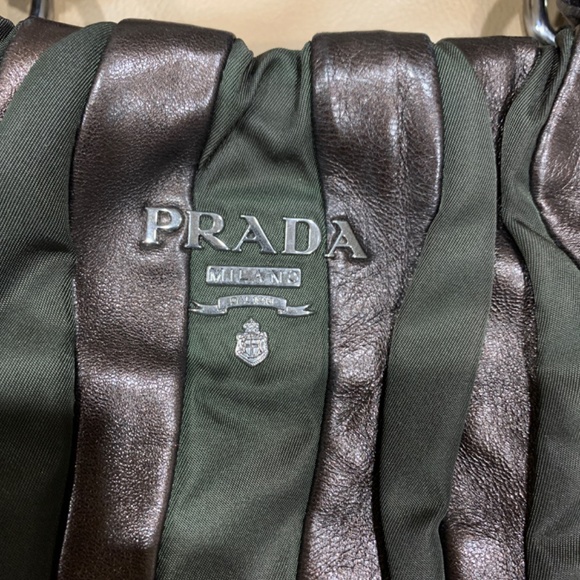 PRADA - Picture 4 of 4